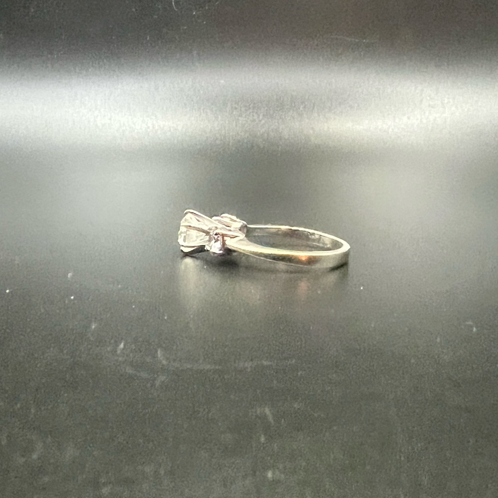 Diamond Ring - Picture 5 of 9